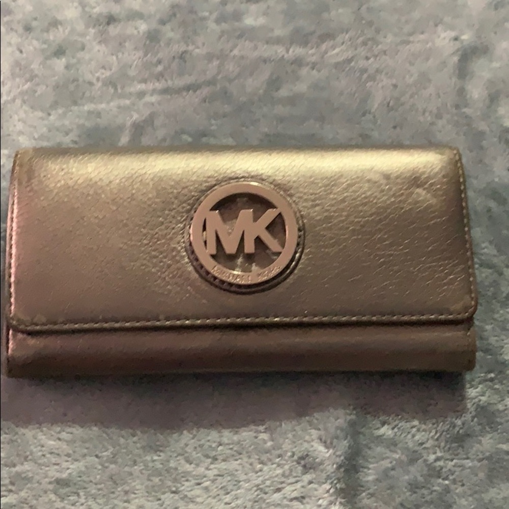 MIchael Kors wallet